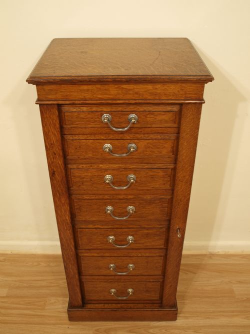 fig 1. An Oak Victorian Period Antique Wellington Chest