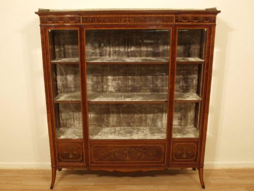 A Superb Quality Mahogany Inlaid Display Cabinet by Edwards & Roberts of London