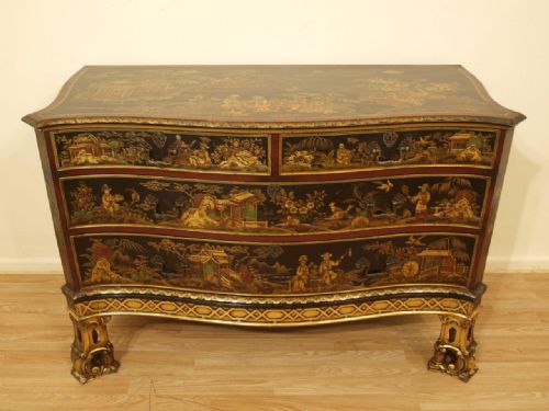 A Magnificent 18th Century Style "Chinese Chippendale" Gilt Japanned & Chinoiserie Decorate Serpentine Commode