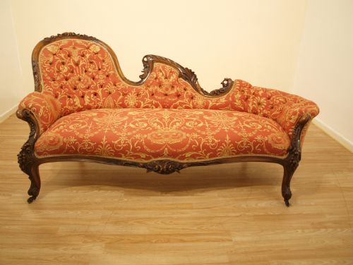 A Good Walnut Victorian Period Chaise Longue