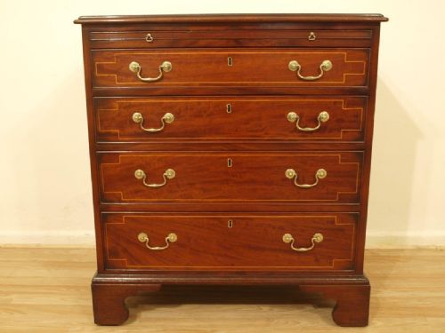 fig 1. A Mahogany George III Period Antique Bachelors Chest