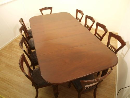 fig 1. A Superb Mahogany Early Victorian Period Extending Antique Dining Table