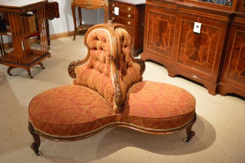 A Beautiful Walnut Victorian Period Antique Conversation Settee