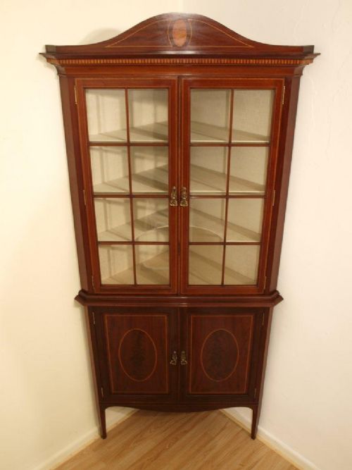A Superb Quality Mahogany Edwardian Period Corner Cabinet