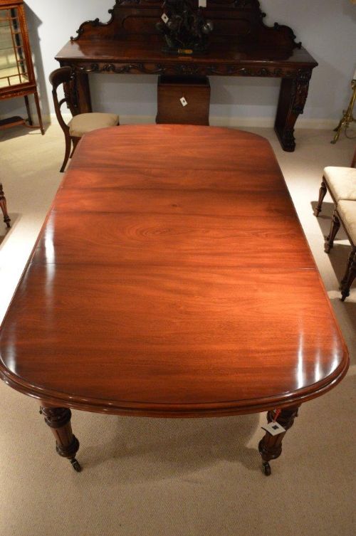fig 1. A Beautiful Mahogany Victorian Period Antique Extending Dining Table
