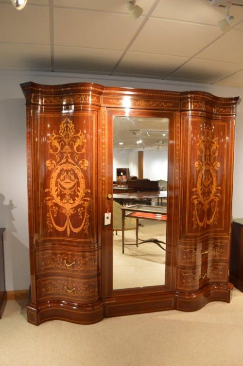 fig 1. A Magnificent Fiddleback Mahogany Late Victorian Period Wardrobe By Edwards & Roberts