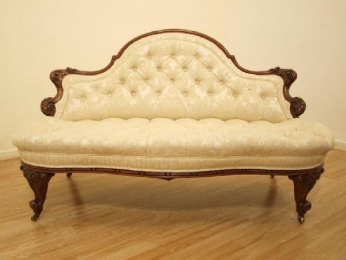 A Fine Quality Walnut Victorian Period Walnut Settee