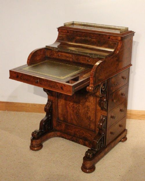 fig 1. A Burr Walnut Victorian Period 