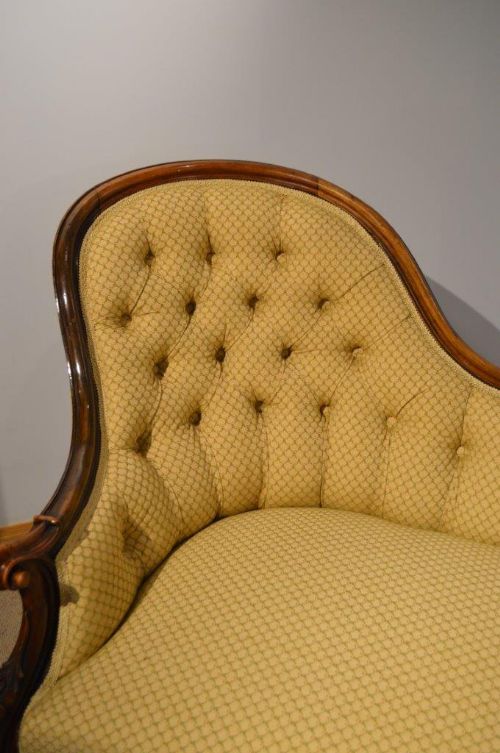 fig 1. A Beautiful Walnut Victorian Period Antique Chaise Longue