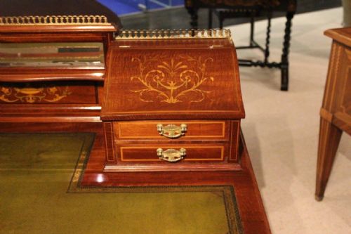 fig 1. A Stunning Quality Mahogany Late Victorian Antique Desk