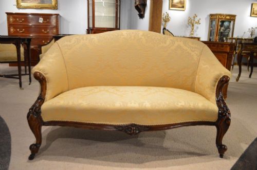A Charming Victorian Period Small Scale Ladies Boudoir Settee/sofa