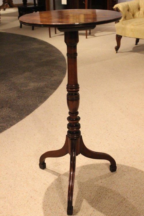 fig 1. A Cuban Mahogany Georgian Period Wine Table