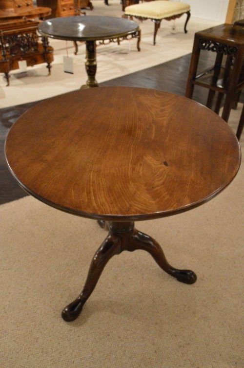 A Mahogany George III Period Antique Tripod Table