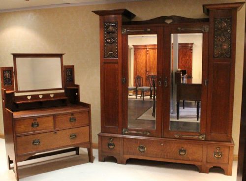 An Arts & Crafts Period Oak Bedroom Suite by Shapland & Petter