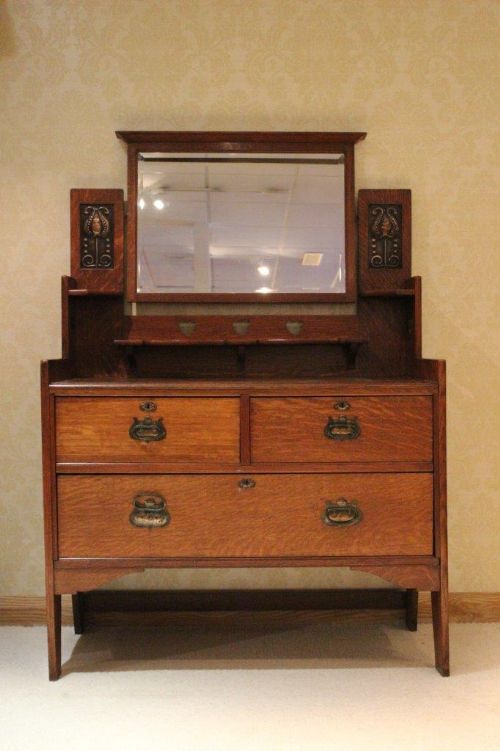 fig 1. An Arts & Crafts Period Oak Bedroom Suite By Shapland & Petter