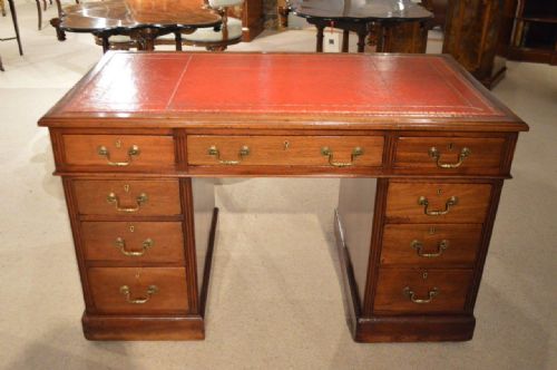A Mahogany Edwardian Period Antique Pedestal Desk