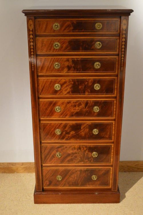 A Stunning Quality Mahogany Edwardian Period Antique Wellington Chest