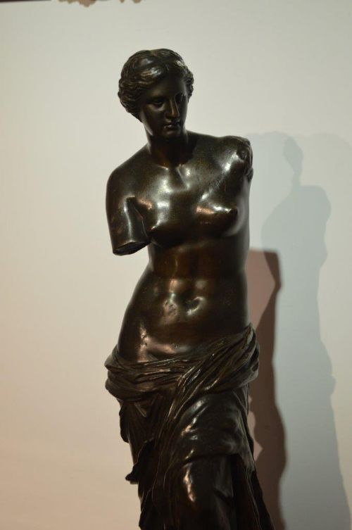 fig 1. A French 19th Century Bronze figure of Venus De Milo by Barbedienne.