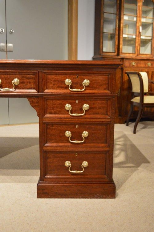 fig 1. A Stunning Quality Mahogany Late Victorian/Edwardian Period Antique Desk By Gillows