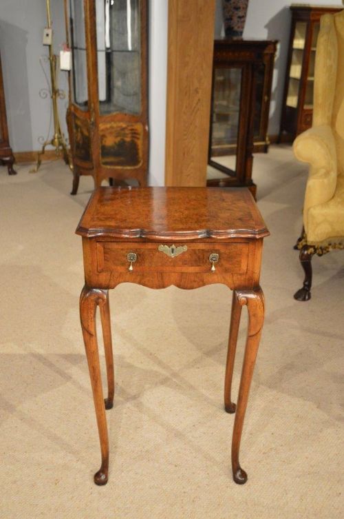 A Burr Walnut 1920s George I Style Antique Side Table