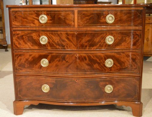 A Stunning Quality Mahogany Edwardian Period Mahogany Serpentine Chest of Drawers