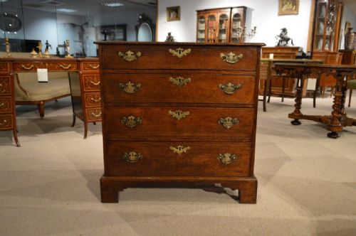 An Oak George III Period Antique Chest of Drawers