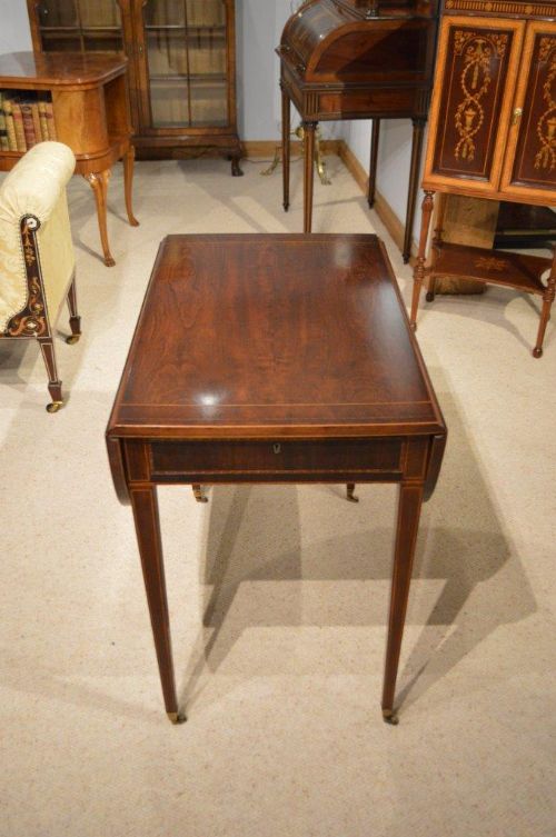 A Mahogany Edwardian Period Antique Pembroke Table