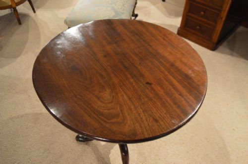 fig 1. A Mahogany George III Period Circular Tilt Top Table