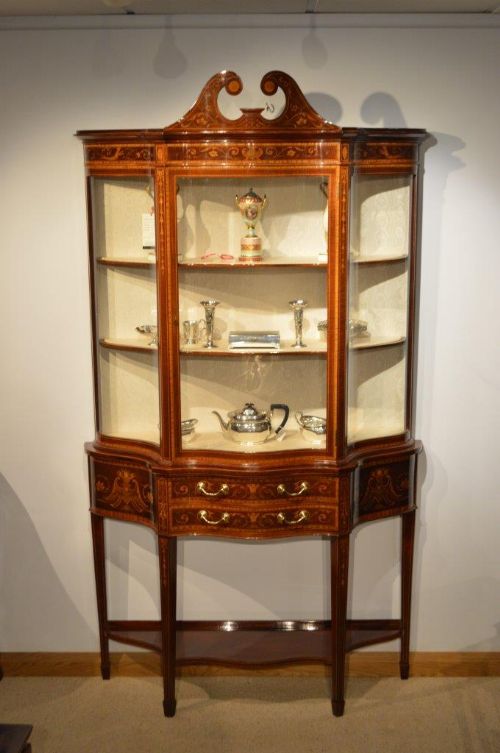 A Stunning Quality Mahogany Inlaid Display Cabinet by Maple & Co