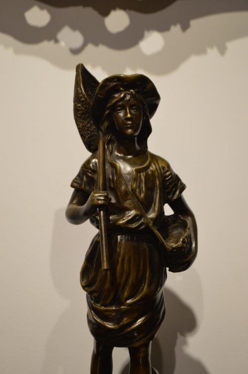fig 1. A French Bronze Sculpture, Jean Garnier, Pecheuse de Crevettes