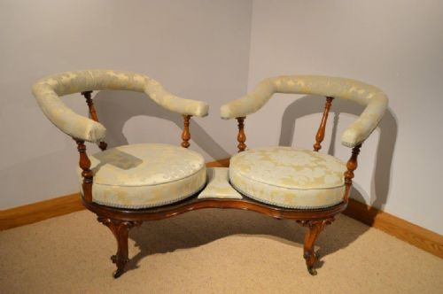 A Rare Walnut Victorian Period Love/conversation Settee