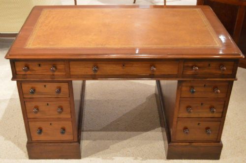 A Good Mahogany Victorian Period Antique Pedestal Desk