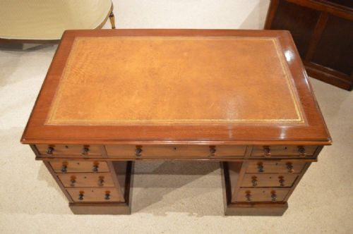 fig 1. A Good Mahogany Victorian Period Antique Pedestal Desk
