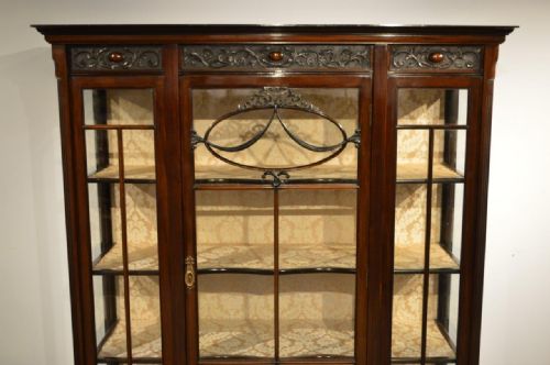 fig 1. A Fine Quality Mahogany Edwardian Period Antique China Cabinet