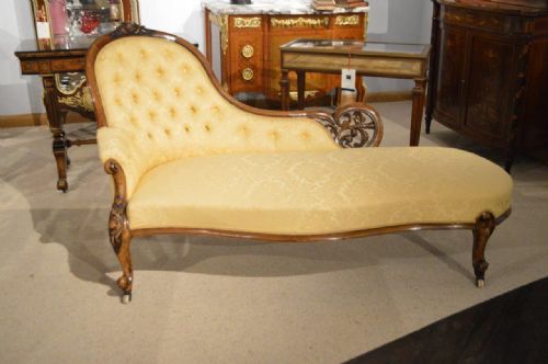 A Walnut Victorian Period Antique Chaise Longue