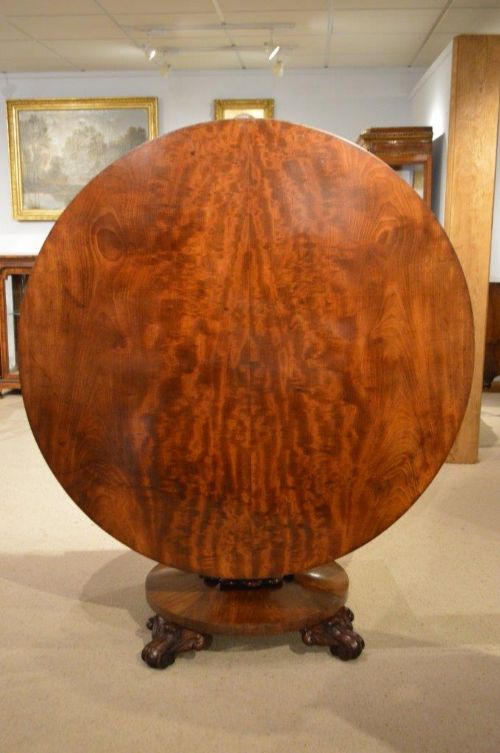 A Good Mahogany Early Victorian Period Circular Loo/dining Table.