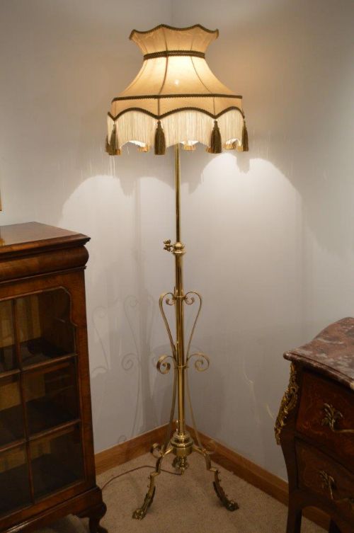 A Brass Art Nouveau Period Telescopic Lamp.