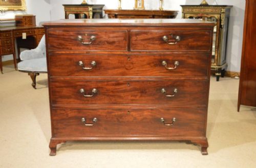 A Good Cuban Mahogany George III Period Antique Chest of Drawers.