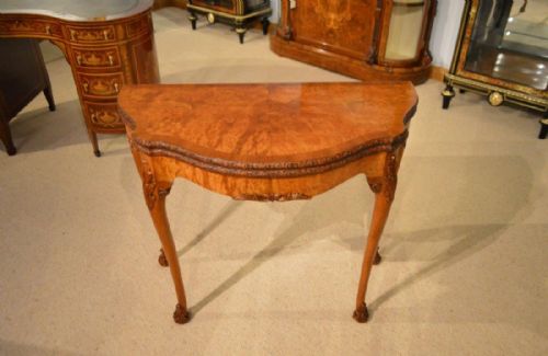 A Burr Walnut Georgian Style Antique Fold Over Card Table.