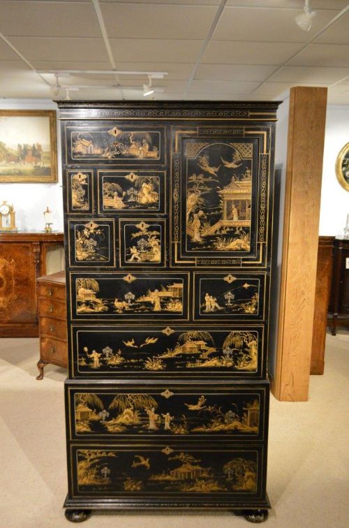 Stunning Quality Highly Decorative Chinoiserie Lacquered Chest on Chest