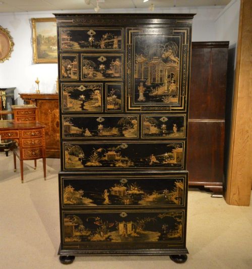 A Stunning Quality Highly Decorative Chinoiserie Lacquered Chest on Chest.