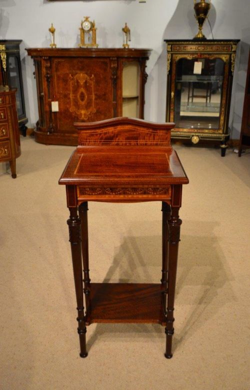 A Fine Quality Fiddleback Mahogany Edwardian Period  Antique Side Table