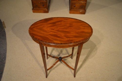 A Small Mahogany Edwardian Period Oval Inlaid Occasional Table.