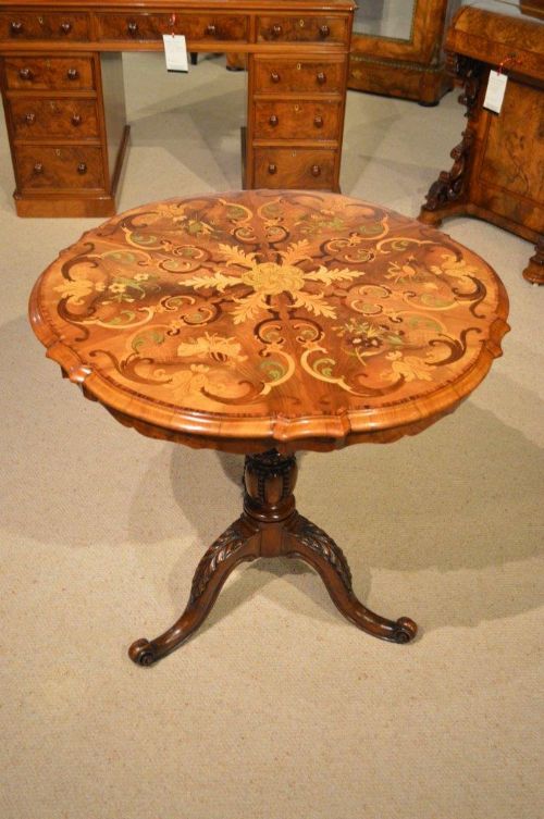 A Fine Exhibition Quality Victorian Period Walnut & Marquetry Inlaid Antique Tripod Table