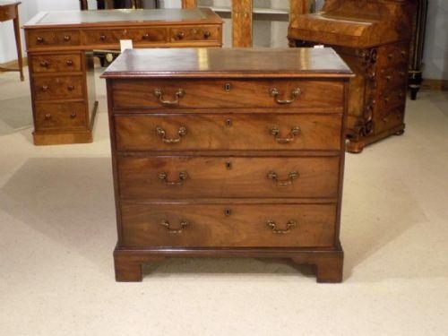 A Mahogany George III Period Antique Chest of Drawers.