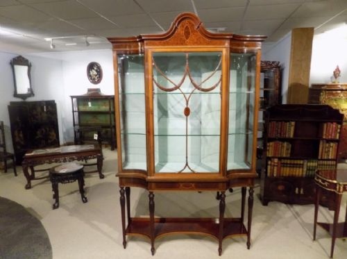 A Fine Quality Mahogany Inlaid Edwardian Period Antique China Cabinet.