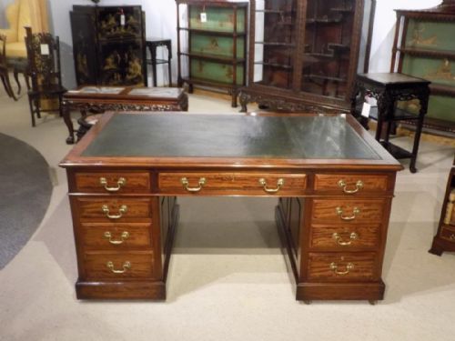 A Fine Quality Mahogany Edwardian Period Antique Pedestal Desk by Maple & Co of London