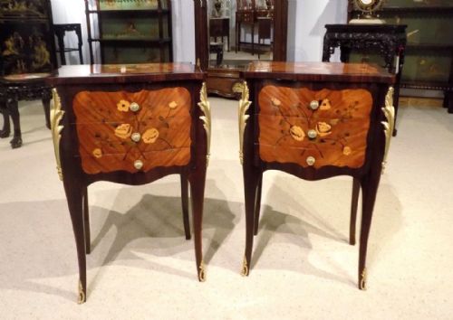 A Fine Quality Pair of Rosewood & Mahogany Marquetry Inlaid French Antique Bedside Chests