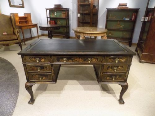 A Superb Quality Chinoiserie Lacquered Gentleman's Writing Desk.