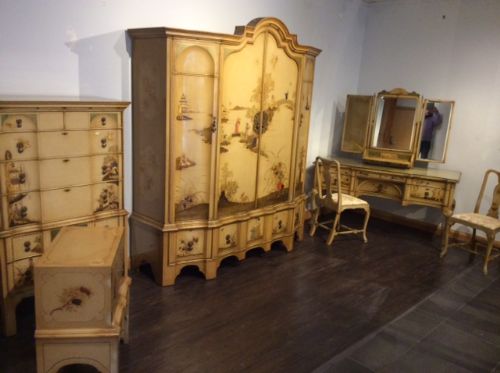 A Stunning Edwardian Period Chinoiserie Bedroom Suite by Waring & Gillows